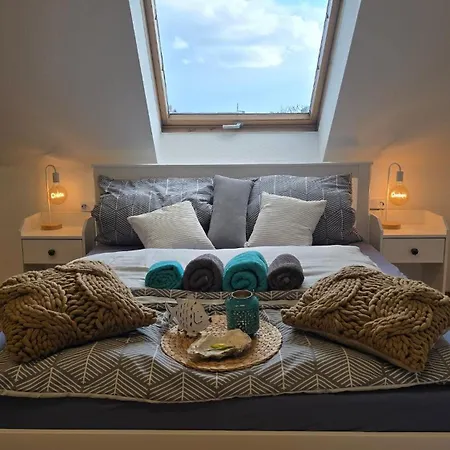 Lake Breeze Maisonette Apartment *