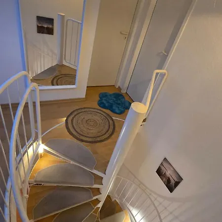 Lake Breeze Maisonette Apartment *